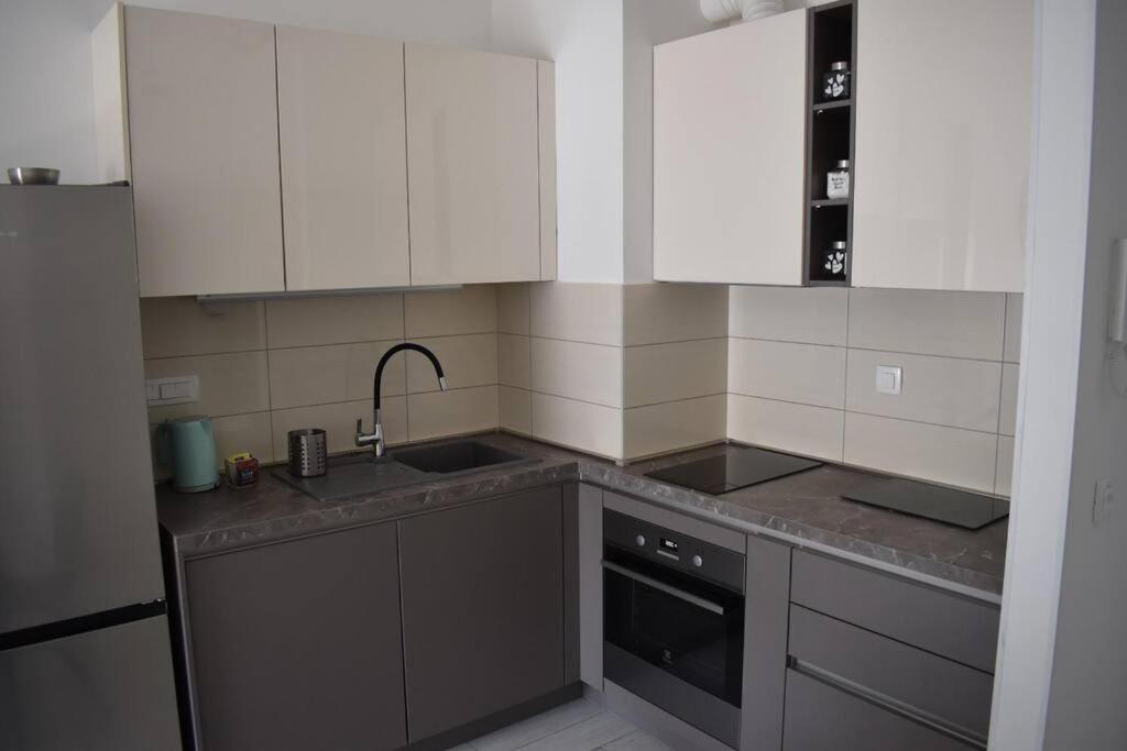 Ana Iadera With Balcony And Parking Appartamento Zara