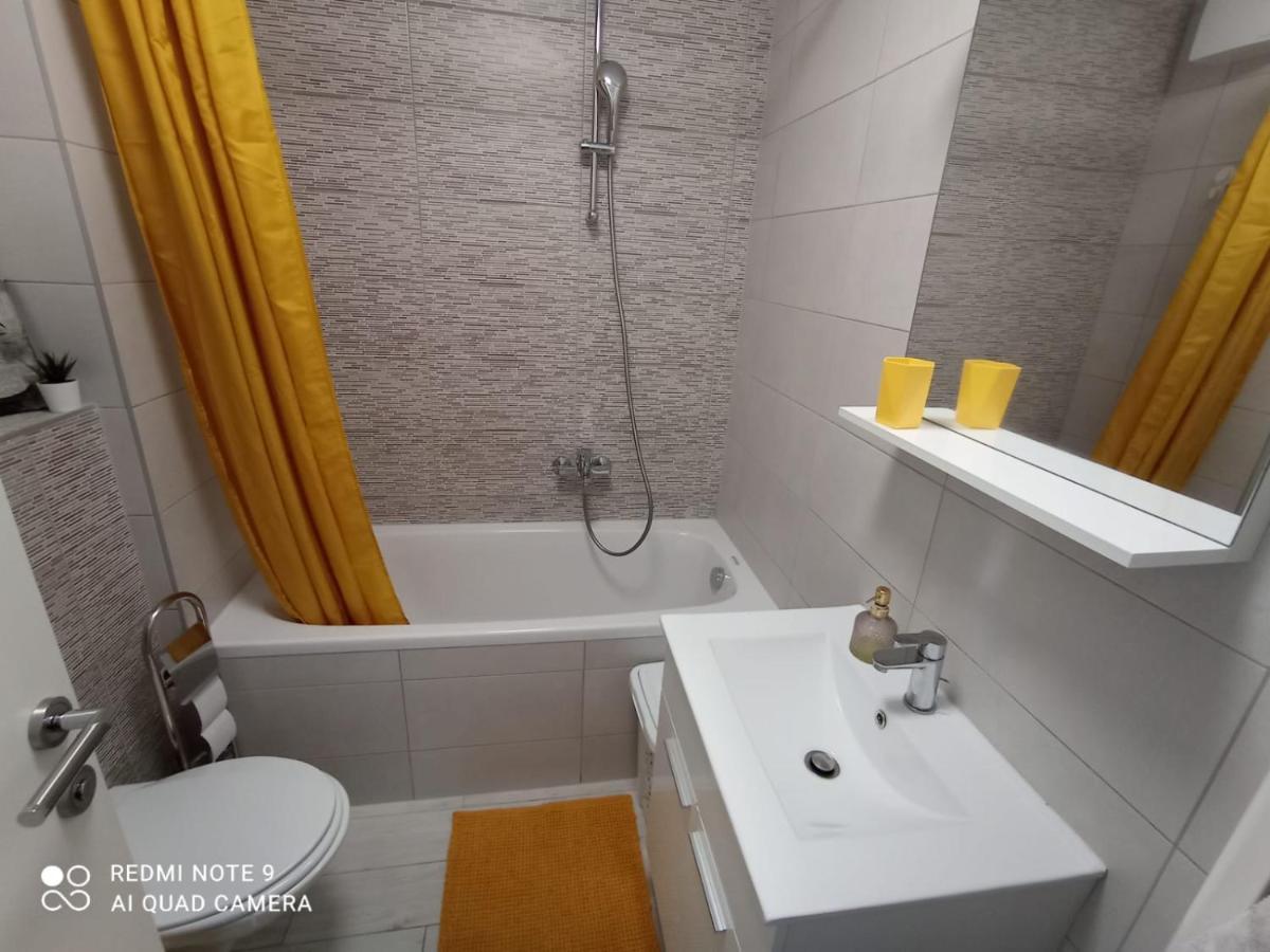 Appartamento Ana Iadera With Balcony And Parking Zara
